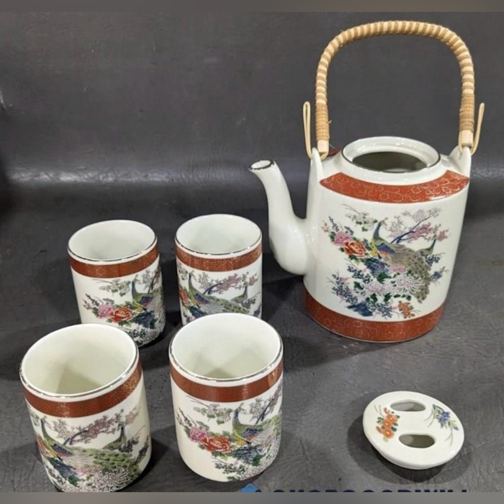Vintage 1979 Satsuma Japan Peacock Tea Set ( Pot & 4 Cup) Detailed Hand Painted